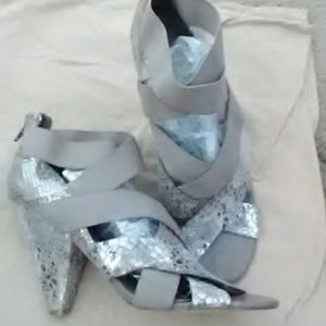 Heel shoe